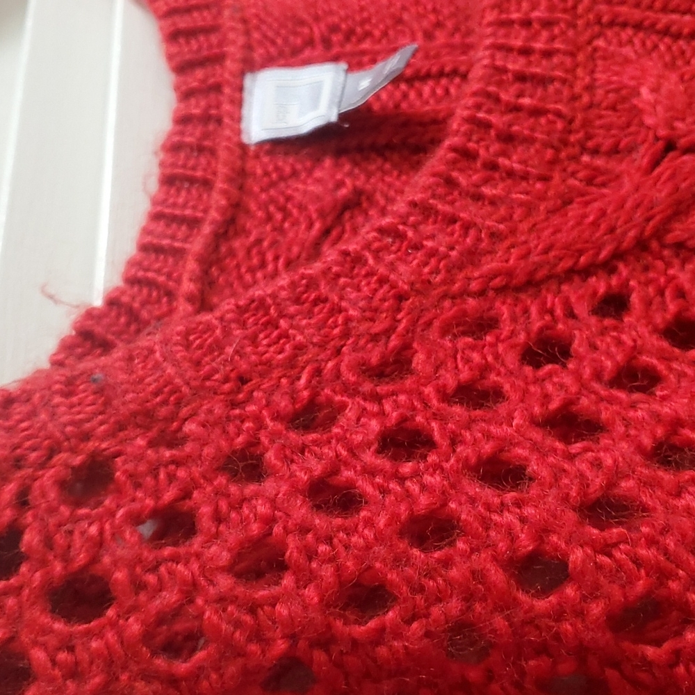 Red - Picture 3 of 7